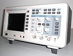 2GSa/s 100MHZ UNI-T UT4102C 2CH+16x Logik DSO/MSO + Multimeter