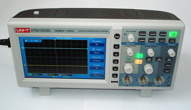 50MHZ Digital Speicher Oszilloskop UNI-T UTD2052CEL 50MHZ Digital Speicher Oszilloskop UNI-T UTD2052CEL