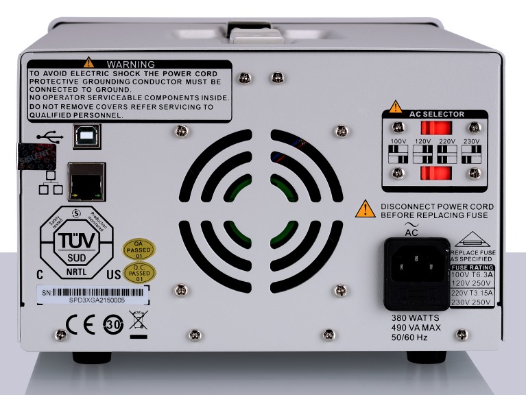 Siglent SPD3303X 2x32V 3.2A  Profi programmierbares Profi Netzteil mit LAN USB, Auflsung 1mV 1mA, Ansicht auf Rckseite des Gertes