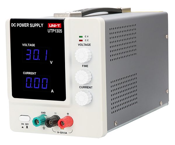 Preiswertes Uni-T Labornetzgert 0..32V/0-5A mit blauer Anzeige